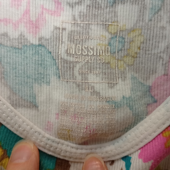 Mossimo Women's Large Ribbed Flower Tank Top - Picture 2 of 6